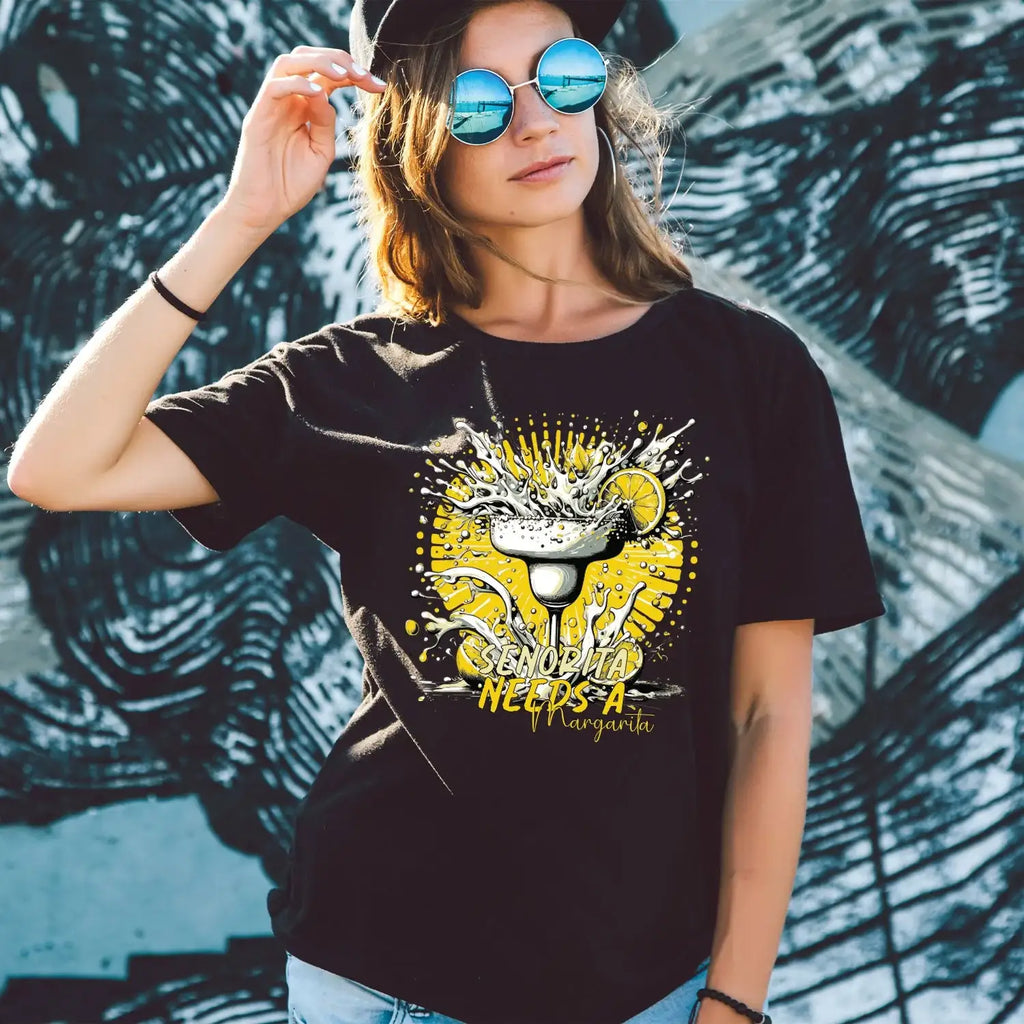 bedrucktes-t-shirt-fur-damen-senorita-needs-a-margarita-1 - JeanZone