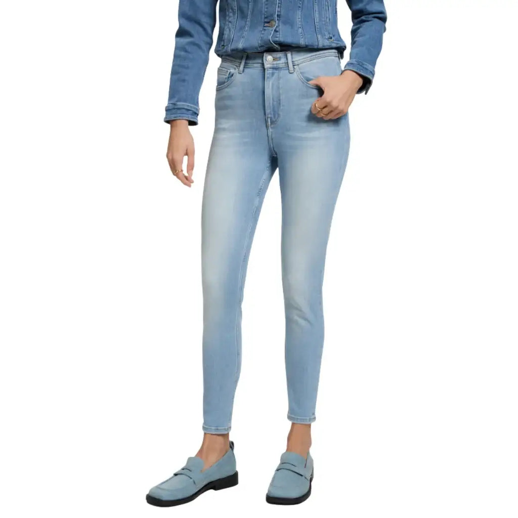 cross-damen-jeans-judy-super-skinny-p429-176-in-light-blue-1 - JeanZone