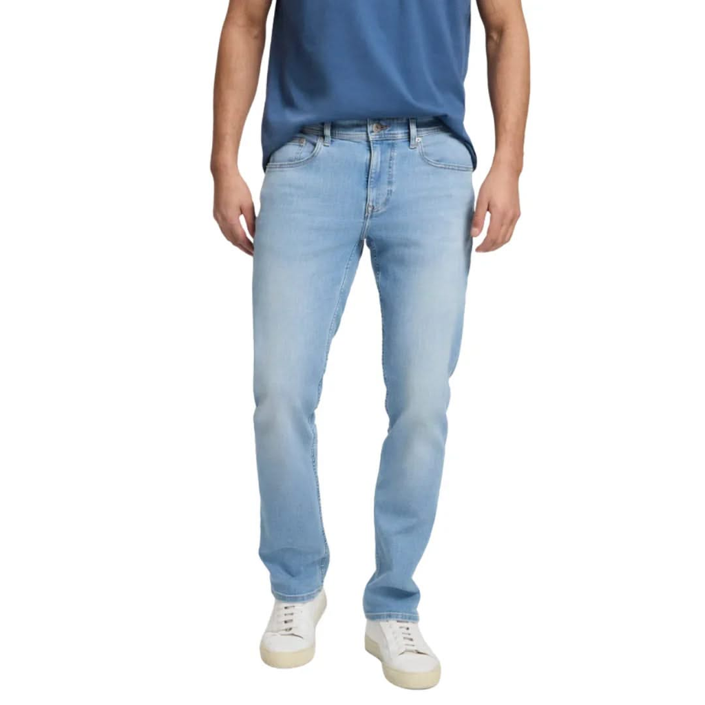 cross-herren-jeans-dylan-straight-leg-e195-153-in-light-blue-1 - JeanZone