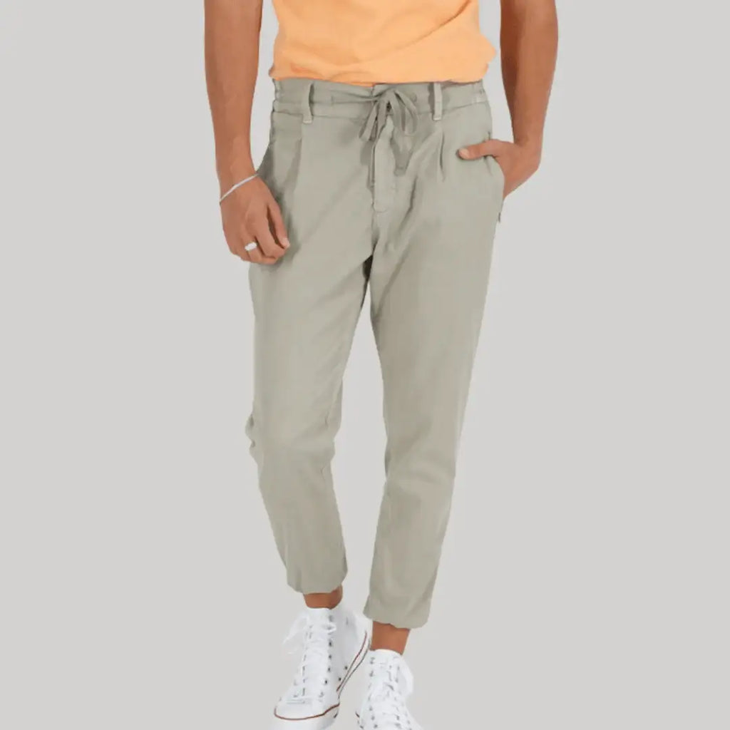 m-o-d-herren-chino-hose-hendrix-in-olive-1 - JeanZone